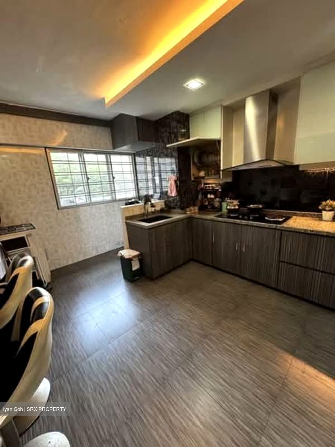Blk 558 Jurong West Street 42 (Jurong West), HDB Executive #554977801